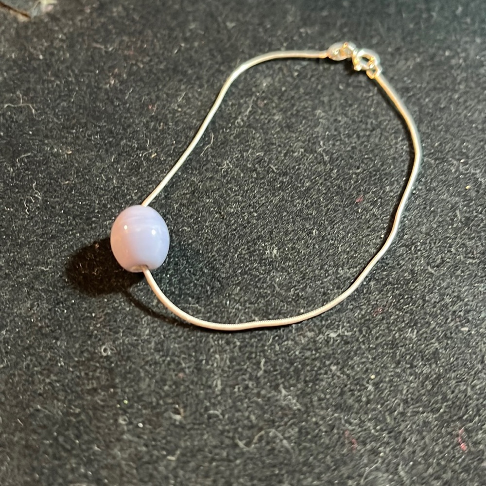 Sterling silver and glass bead bracelet- D1